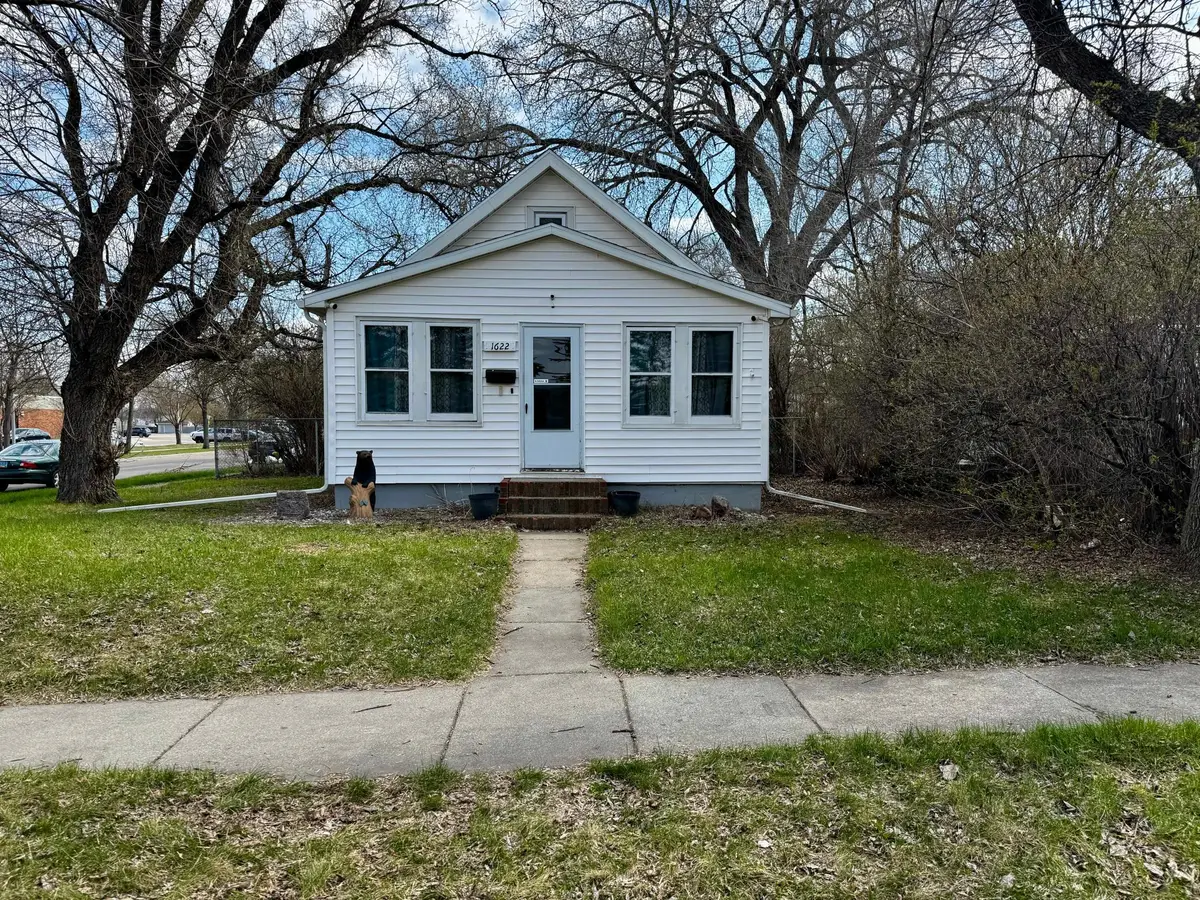 1622 S 11th Avenue S, Fargo, ND 58103 - #1