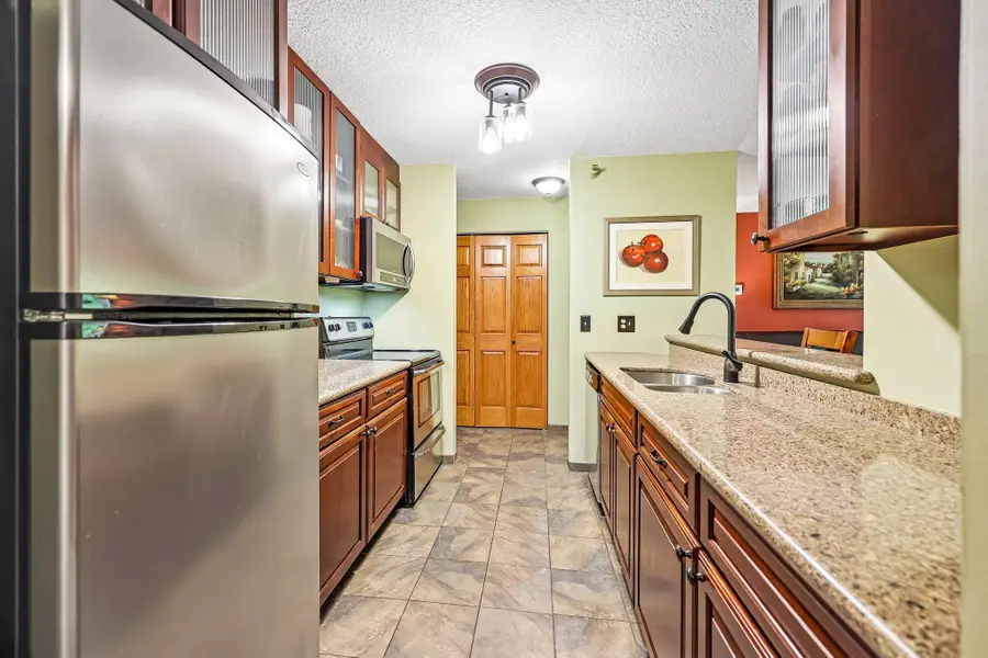 6030 Chasewood Parkway #201, Minnetonka, MN 55343 - #2