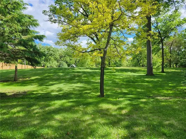 15509 Robinwood Drive, Minnetonka, MN 55345