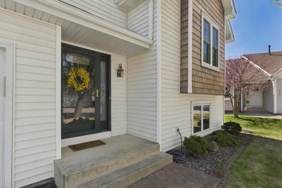 10211 Lee Drive, Eden Prairie, MN 55347 - #2