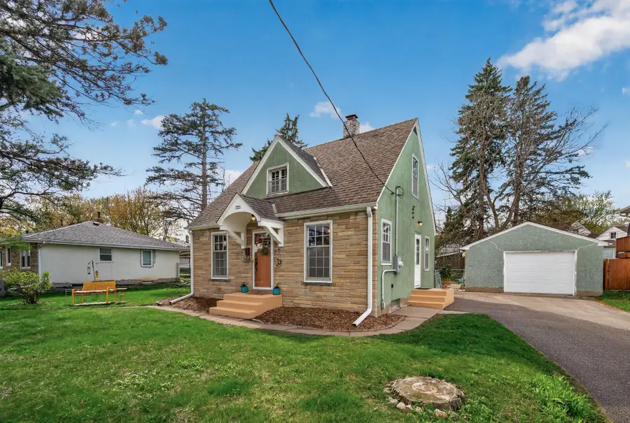 721 Parkway Drive, Saint Paul, MN 55106 - #2