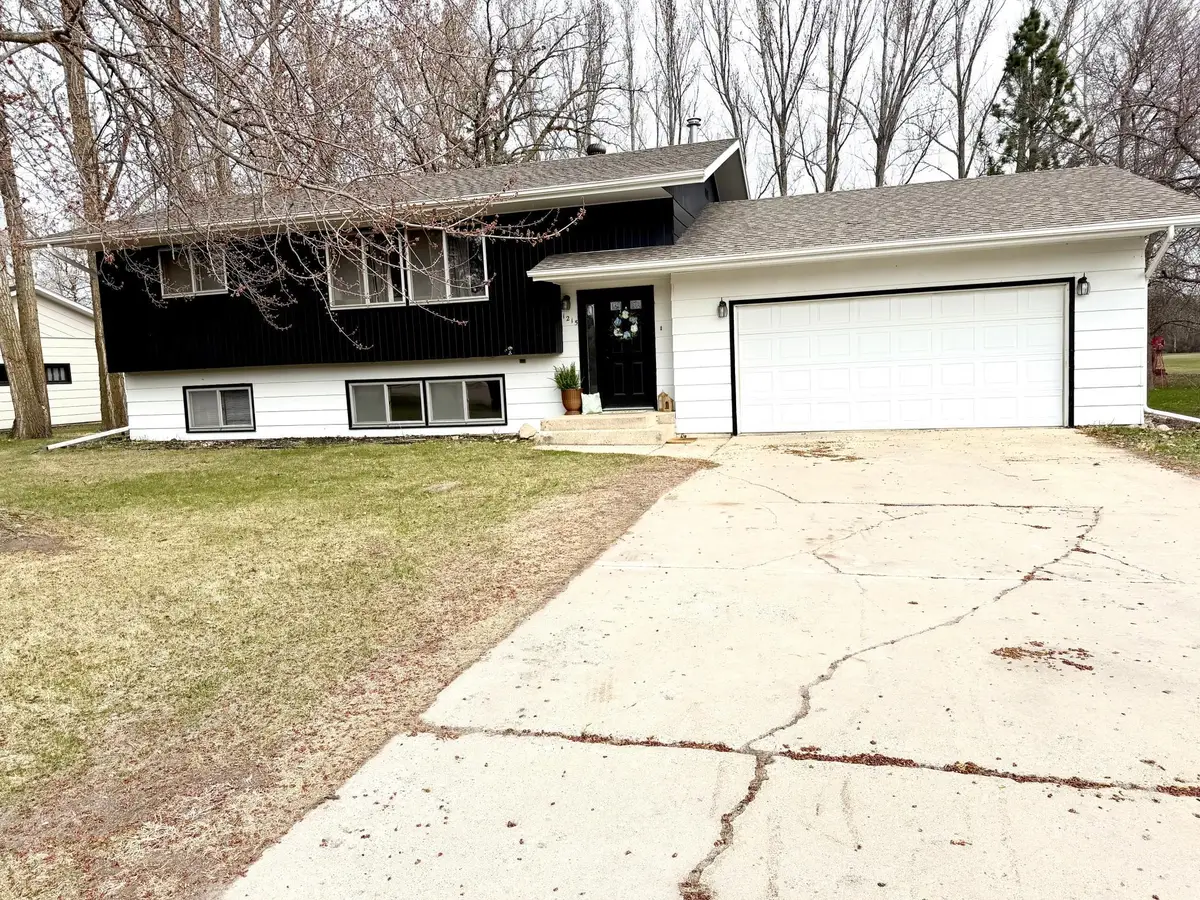 1215 Edgewood Drive, Thief River Falls, MN 56701 - #1