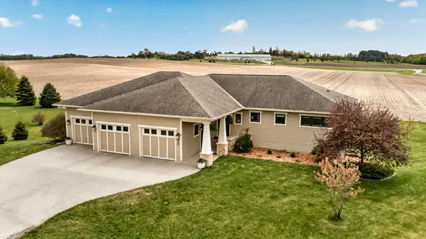 620 Sunny View Lane Sw, Oronoco, MN 55960