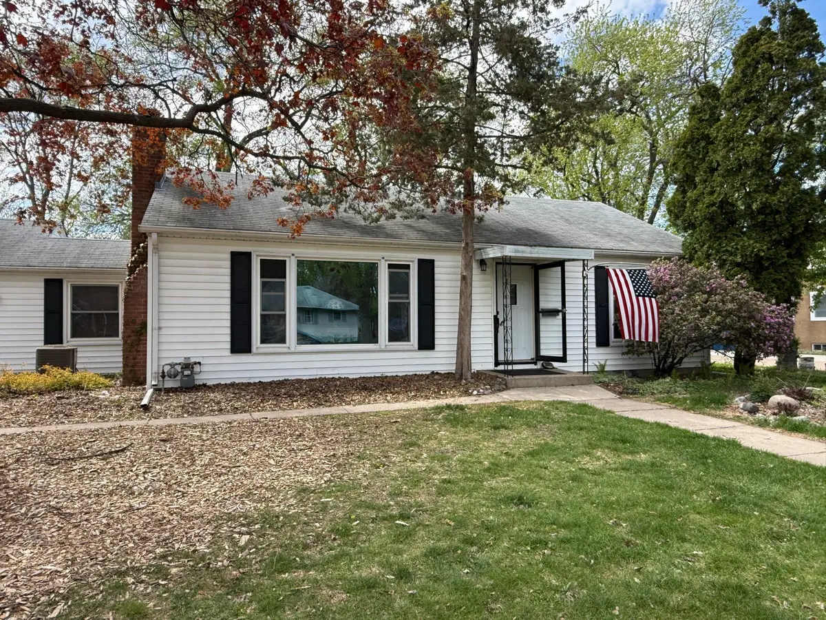 3911 Welcome Avenue N, Robbinsdale, MN 55422 - #1