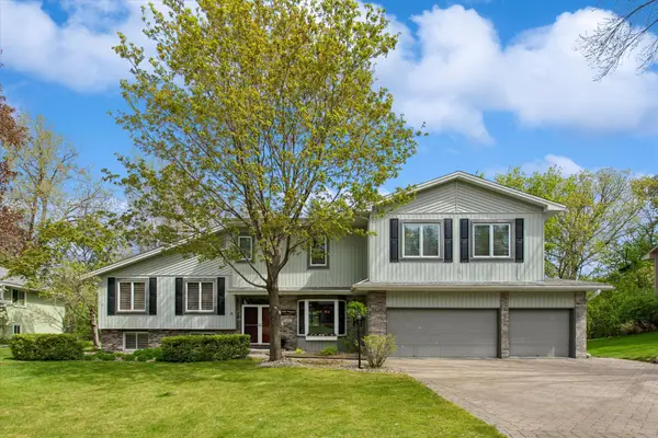 412 E 135th Street, Burnsville, MN 55337