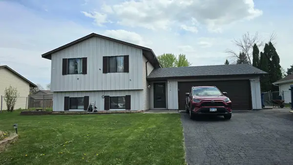 7916 Hallmark Way, Apple Valley, MN 55124