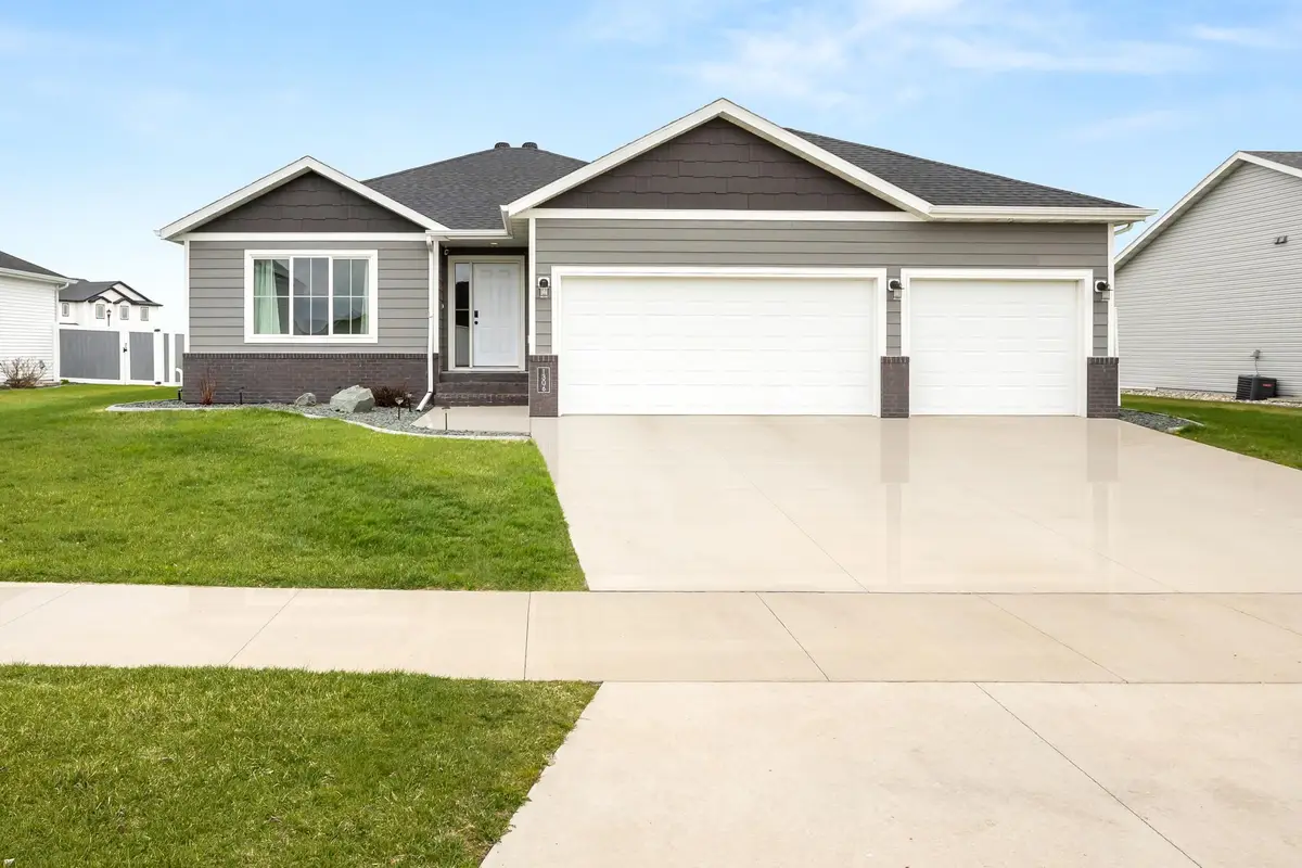 1306 22nd Avenue W, West Fargo, ND 58078 - #1