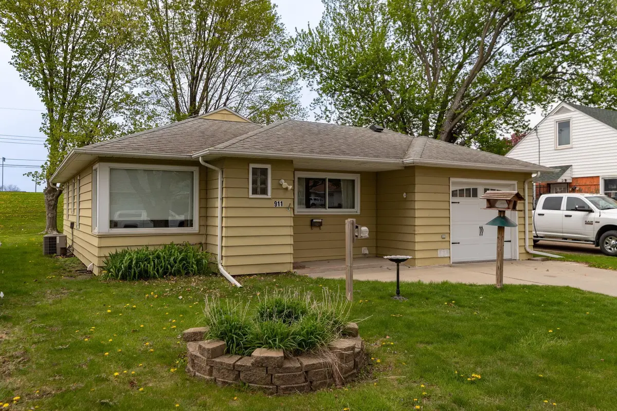 911 13th Avenue Nw, Rochester, MN 55901 - #1