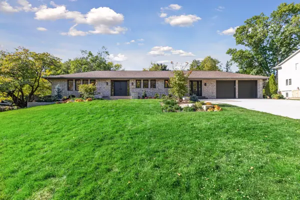 5708 Camelback Drive, Edina, MN 55436