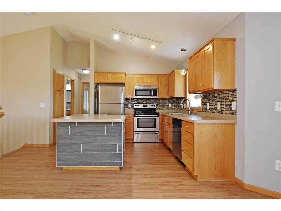 406 66th Street Sw, Waverly, MN 55390 - #3