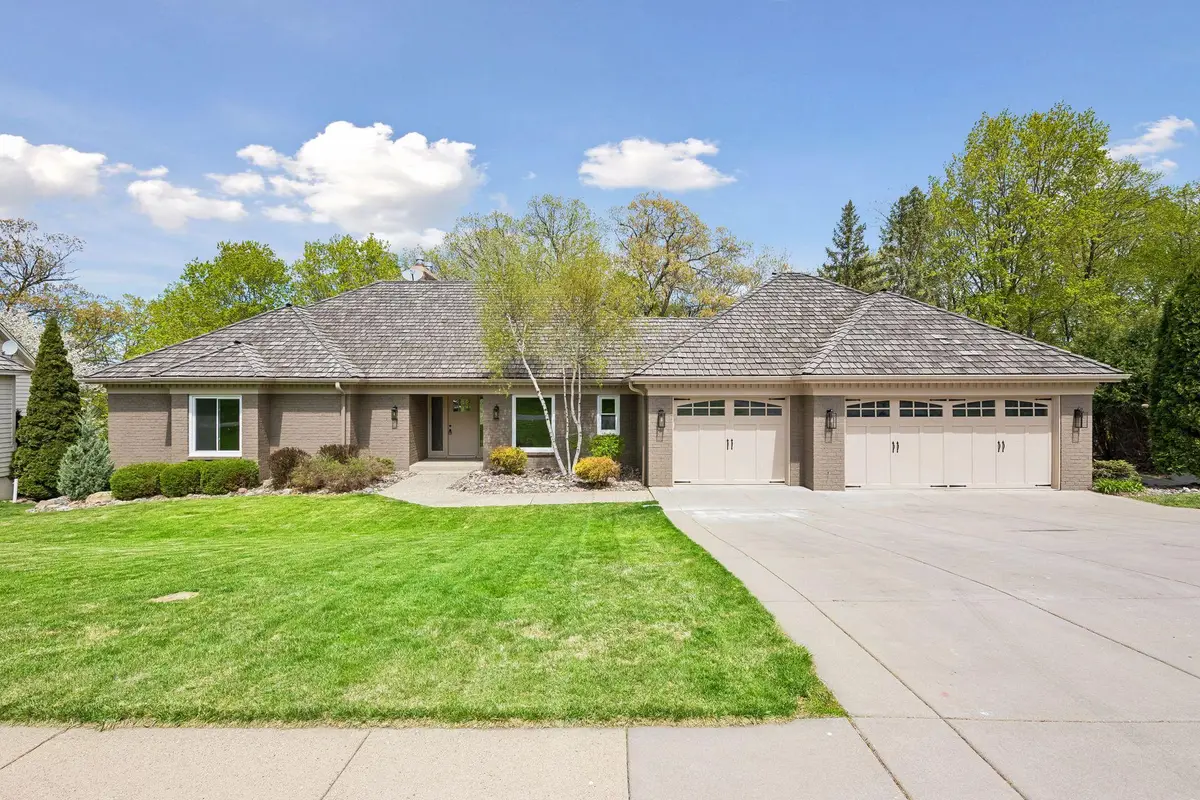 10752 Mount Curve Road, Eden Prairie, MN 55347 - #1