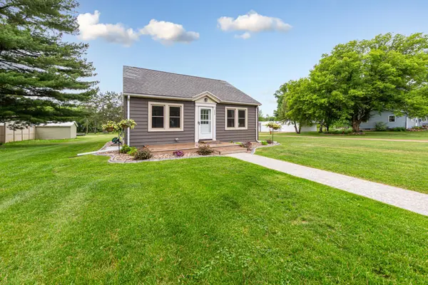 111 Joy Avenue Sw, Madelia, MN 56062