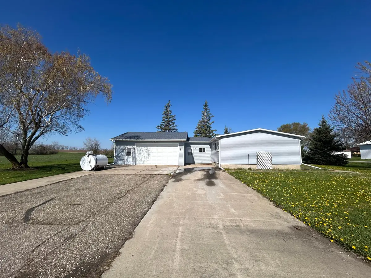 200 Prairie Avenue, Darfur, MN 56022 - #1