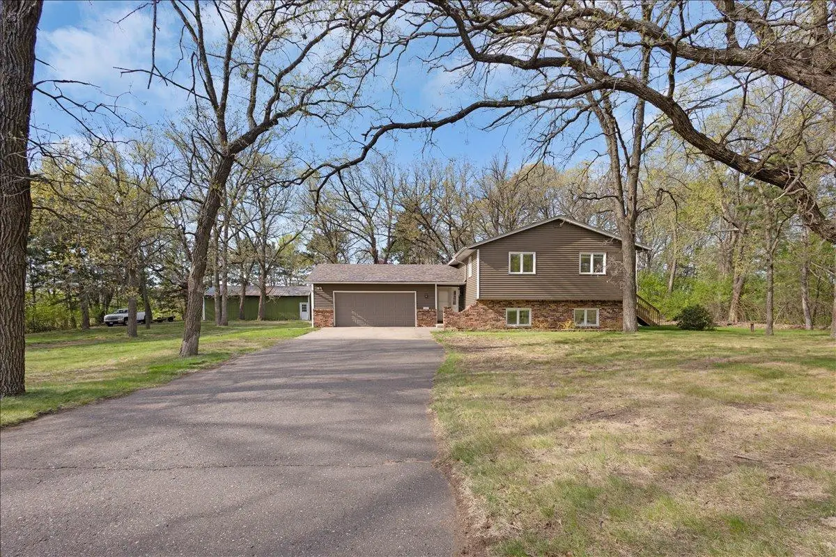 1825 203rd Avenue Nw, Oak Grove, MN 55011 - #1