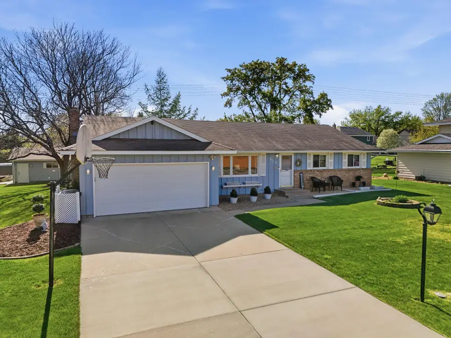 970 Redwood Drive, Apple Valley, MN 55124 - #3