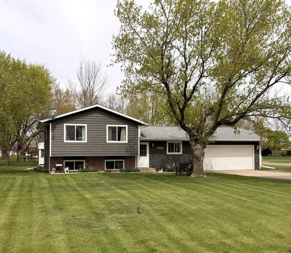 1710 River Road, Windom, MN 56101