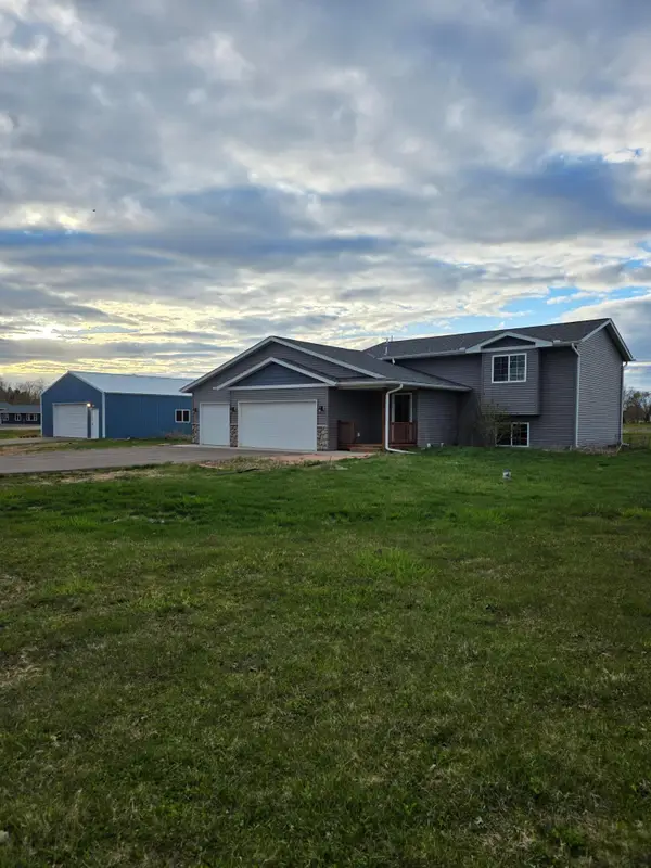 7711 Rolling Meadows Circle, Pine City, MN 55063
