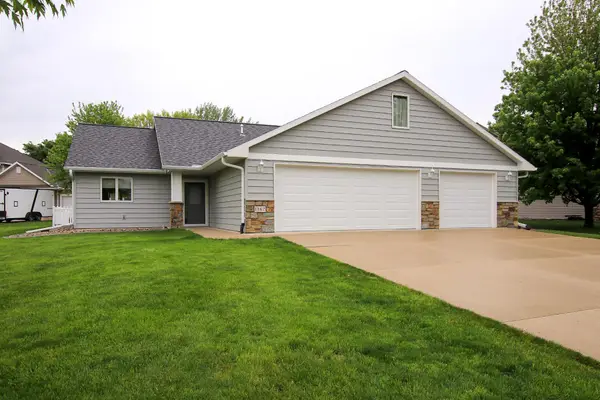 1367 Heritage Avenue Nw, Hutchinson, MN 55350