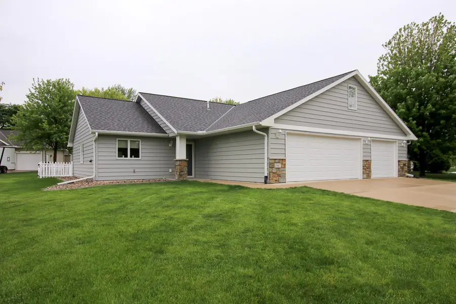 1367 Heritage Avenue Nw, Hutchinson, MN 55350 - #2