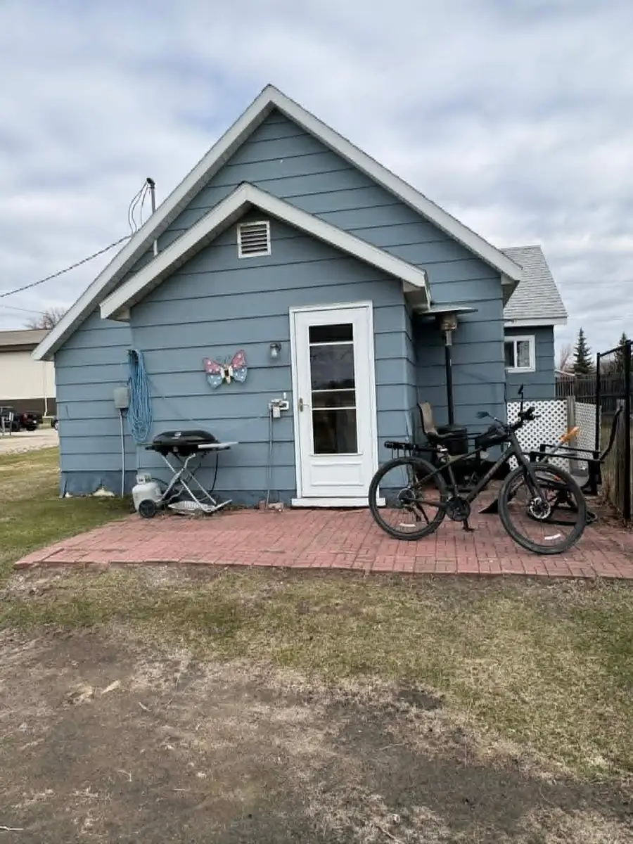 204 5th Street E, Lancaster, MN 56735 - #2