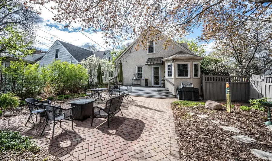 1513 Hoyt Avenue W, Falcon Heights, MN 55108 - #2