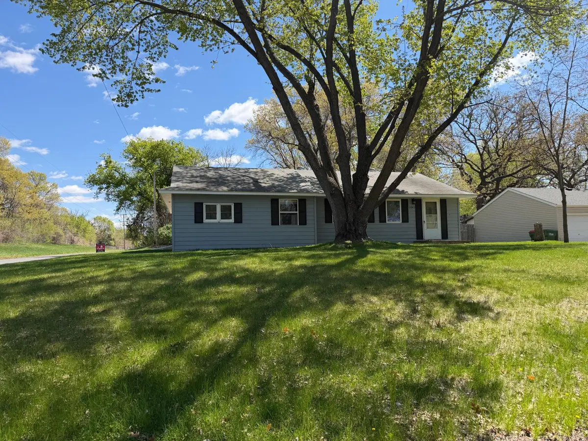 11043 5th Street Ne, Blaine, MN 55434 - #1