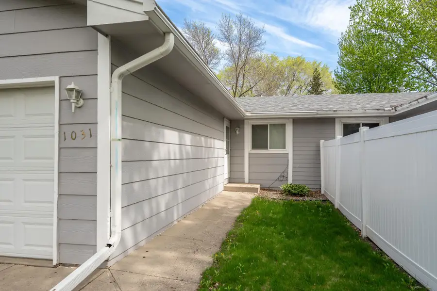 1031 Eastview Circle, Shakopee, MN 55379 - #2