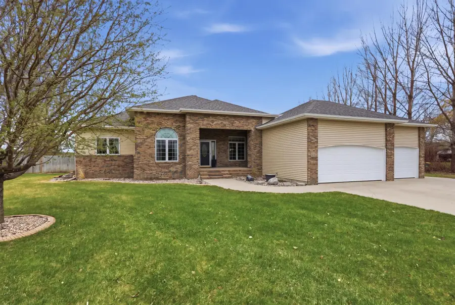 212 Chestnut Drive, Horace, ND 58047 - #2