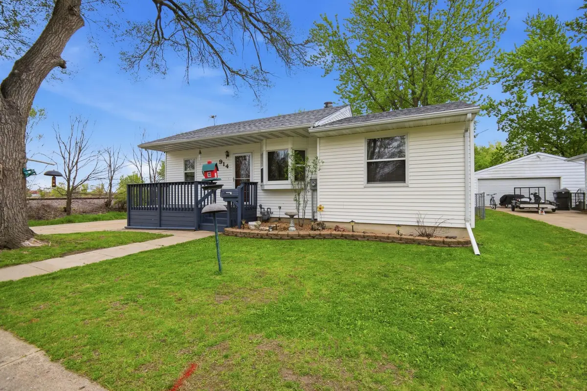914 13th Avenue Se, Austin, MN 55912 - #1