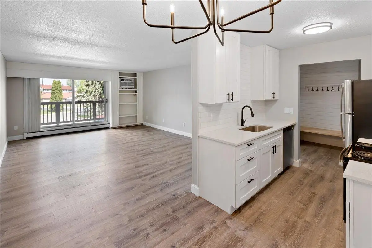 2011 E 122nd Street #D11, Burnsville, MN 55337 - #1