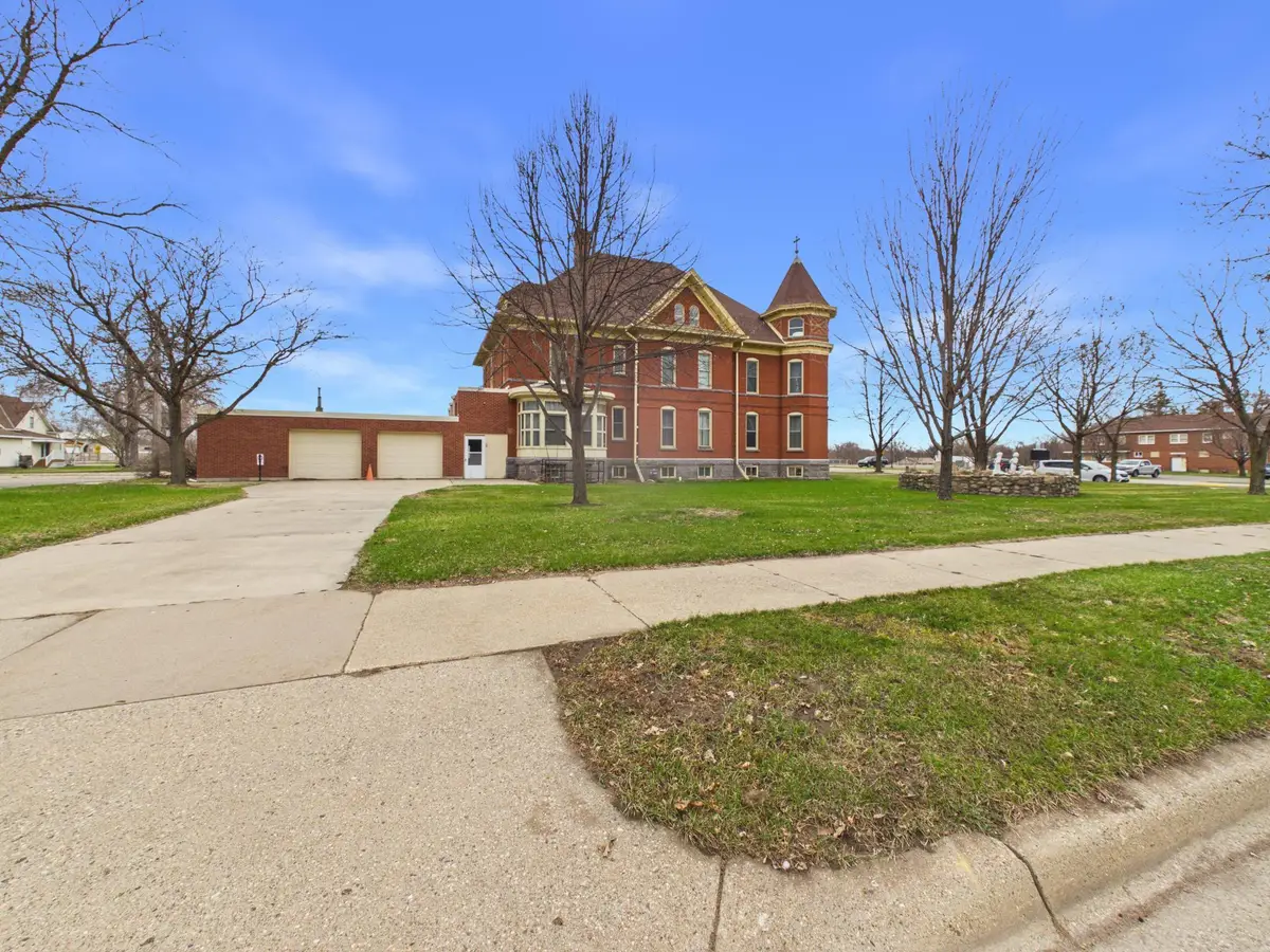 402 Second Street Se, Melrose, MN 56352 - #1