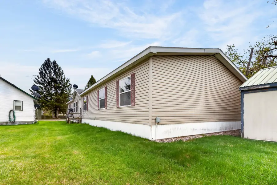 425 6th Avenue W, Floodwood, MN 55736 - #2
