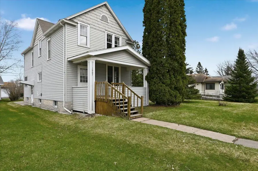 1907 E 4th Street, Superior, WI 54880 - #2