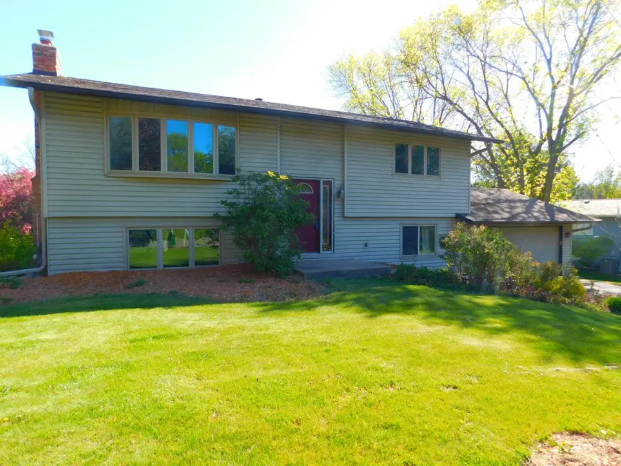 931 Dawn Avenue, Shoreview, MN 55126 - #3