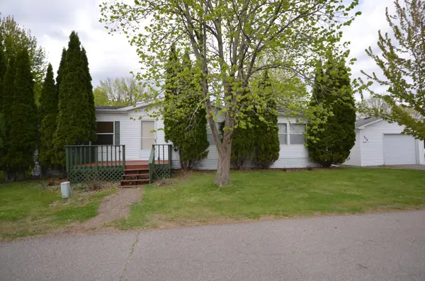 324 Mozart Avenue E, Mankato, MN 56001