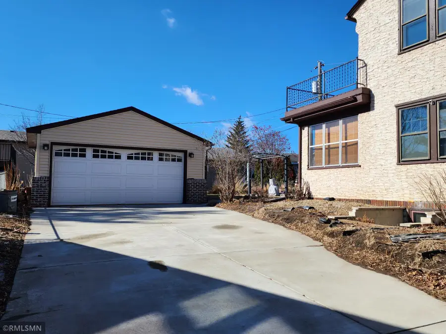 1665 Victoria Street N, Saint Paul, MN 55117 - #3