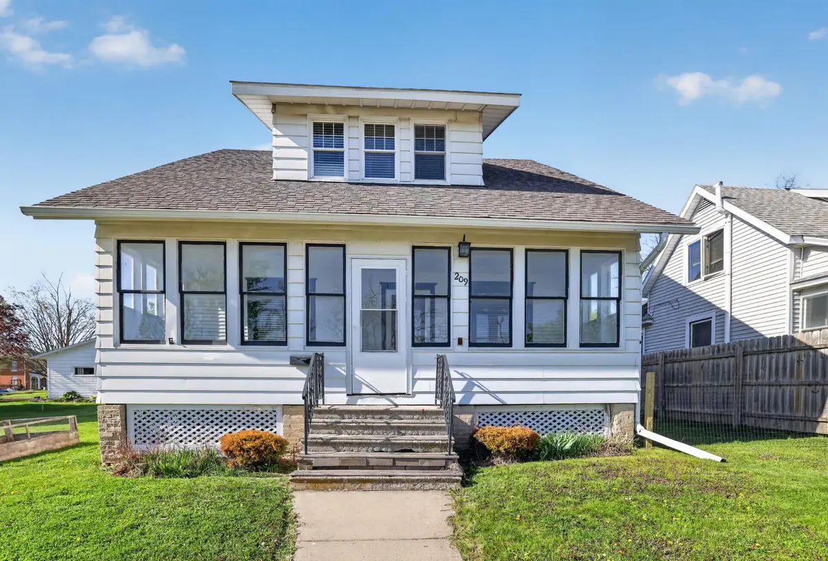 209 W Jefferson Street, Spring Valley, MN 55975 - #1