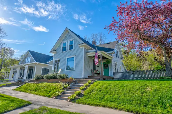 512 Locust Street, Hudson, WI 54016