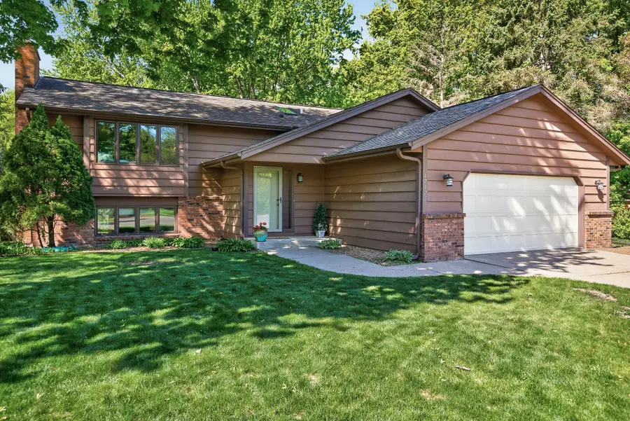 17125 Hemlock Court, Lakeville, MN 55044 - #2