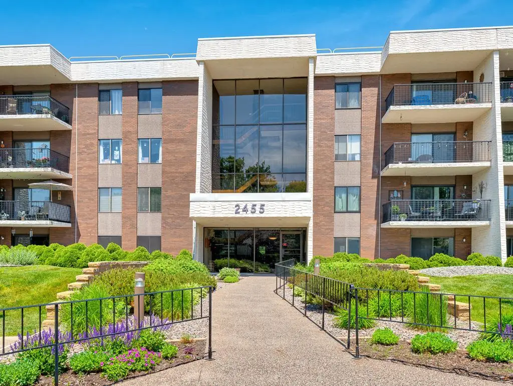 2455 Londin Lane E #322, Maplewood, MN 55119 - #1
