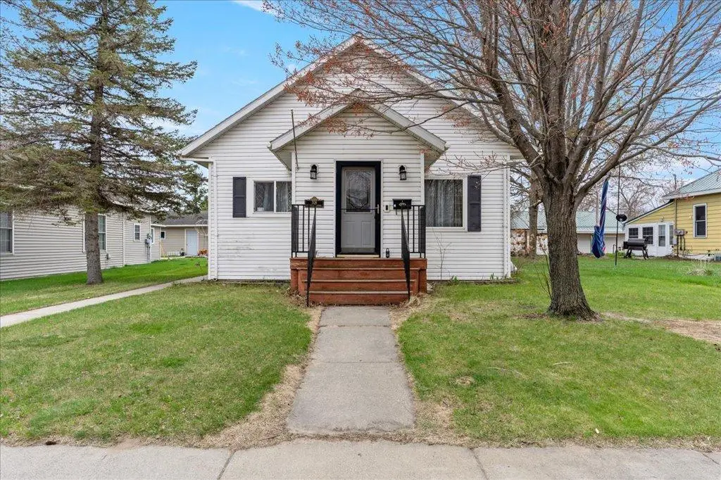 708 Wisconsin Avenue Se, Staples, MN 56479 - #1