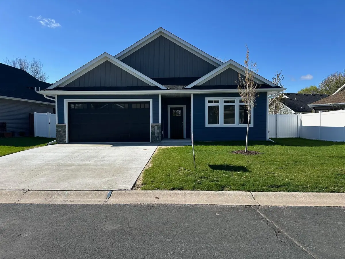 1118 Village Street Se, New Prague, MN 56071 - #1