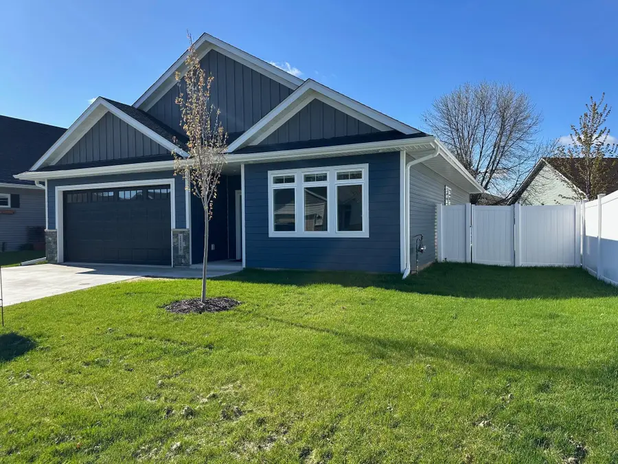 1118 Village Street Se, New Prague, MN 56071 - #2