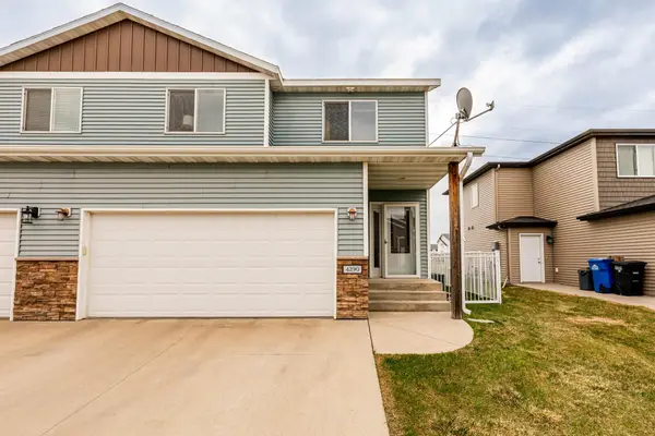 4290 Estate Drive S, Fargo, ND 58104