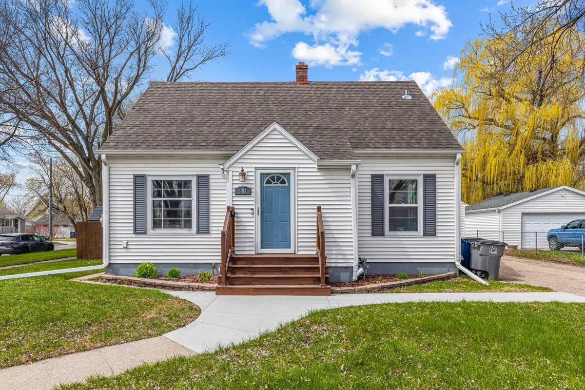 601 11th Street N, Moorhead, MN 56560 - #1