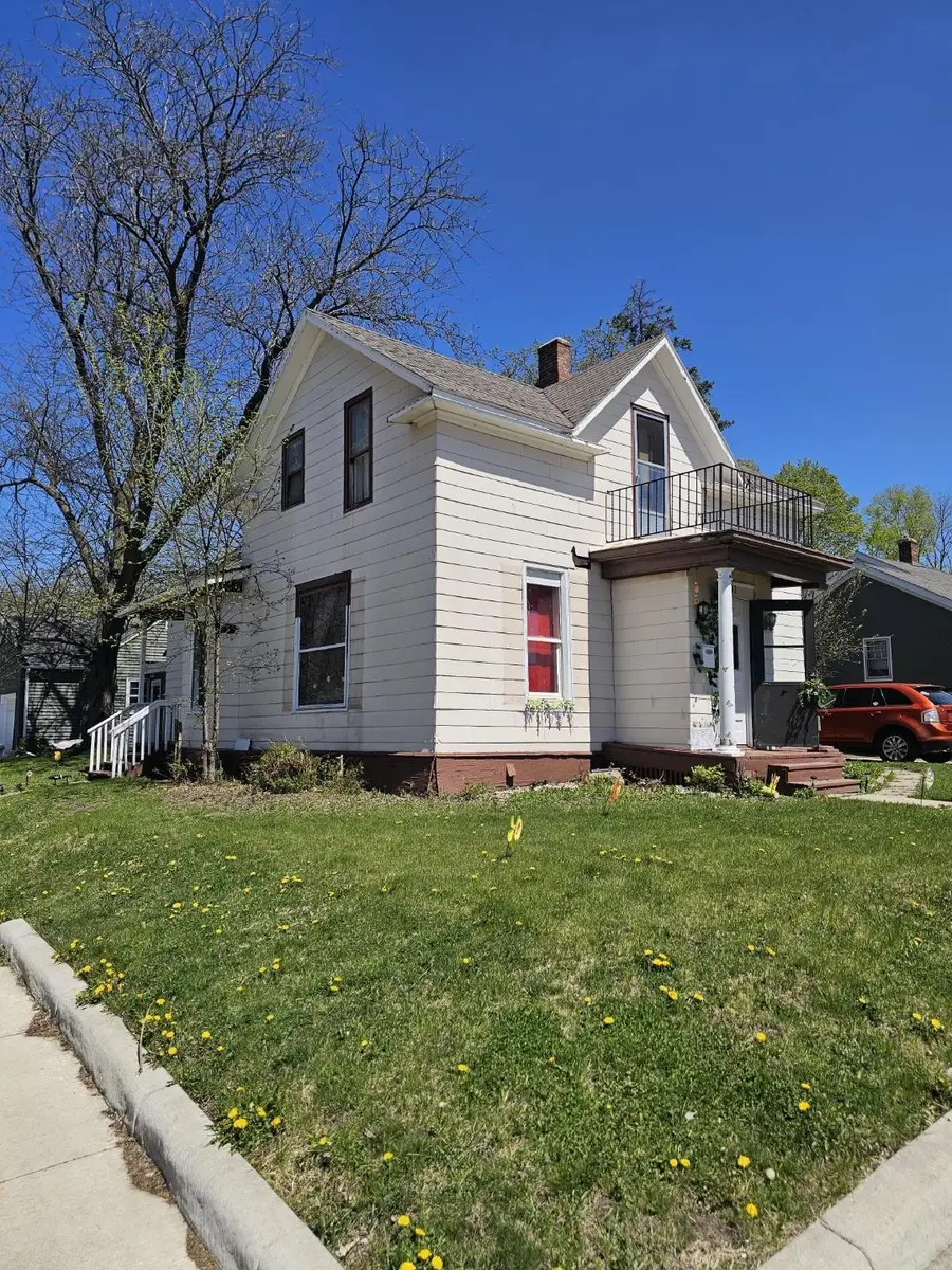301 4th Avenue Ne, Waseca, MN 56093 - #2