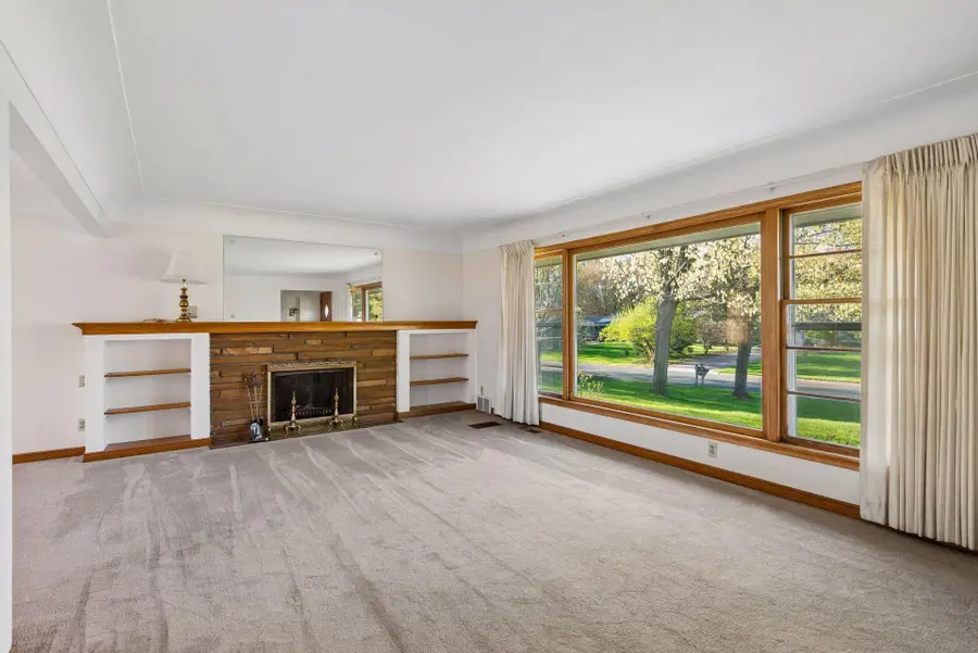 933 Edgewater Avenue, Shoreview, MN 55126 - #3