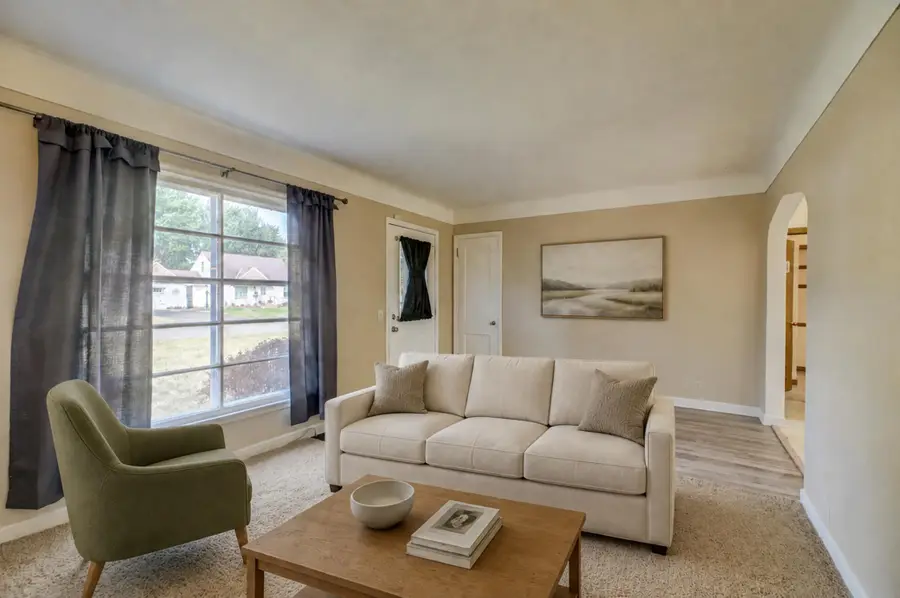 6024 Camden Avenue N, Brooklyn Center, MN 55430 - #3