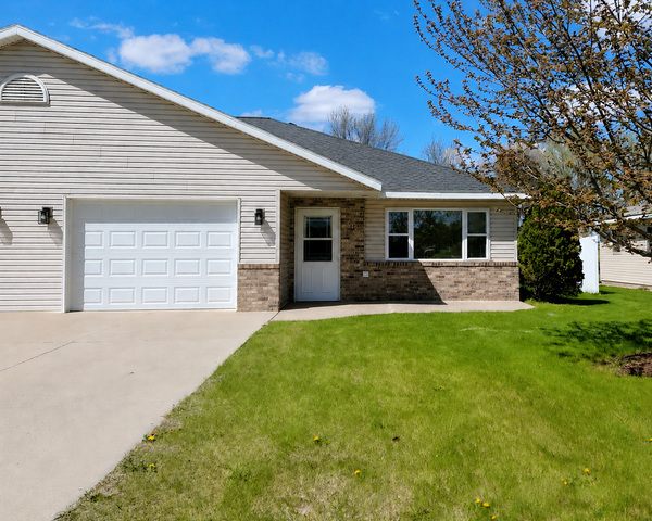 916 Mcdermott Avenue, Kandiyohi, MN 56251