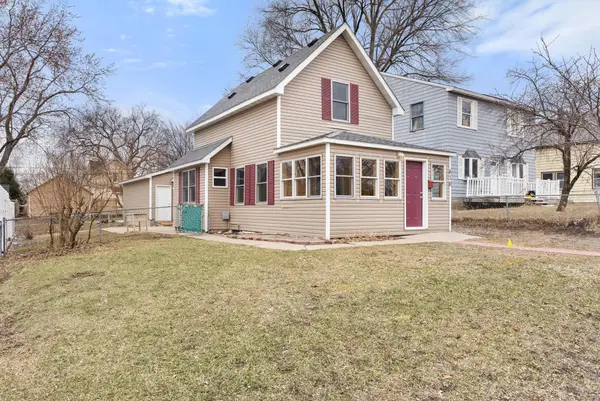 610 6th Avenue S, Hopkins, MN 55343